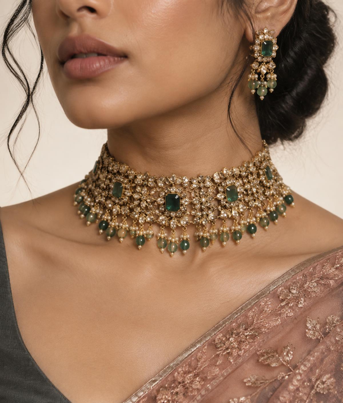 Aura Emerald Choker